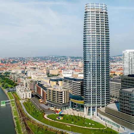 Apartment Mrakodrap Skyscraper Eurovea 2 Witch Parking Bratislava
