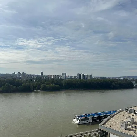 Mrakodrap Skyscraper Eurovea 2 Witch Parking Apartment Bratislava
