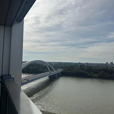 Mrakodrap Skyscraper Eurovea 2 Witch Parking 布拉迪斯拉发